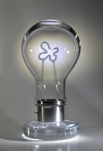 AwardSynergiemetlogoinglasverlichtinginfittingenwinnaarsgezandstraald150dpi